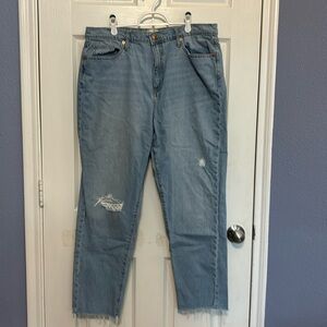 Universal Threads Women’s Boyfriend Jeans